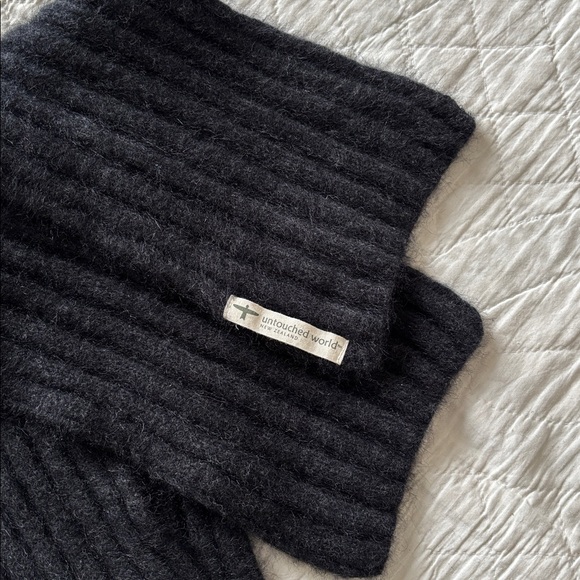 Untouched World Ribbed Scarf - Picture 3 of 8